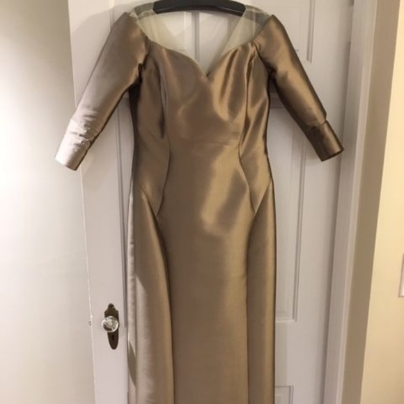 Mother of the Bride/Groom Custom Seng Couture Gown, Gold, Size 10 - Picture 5 of 6